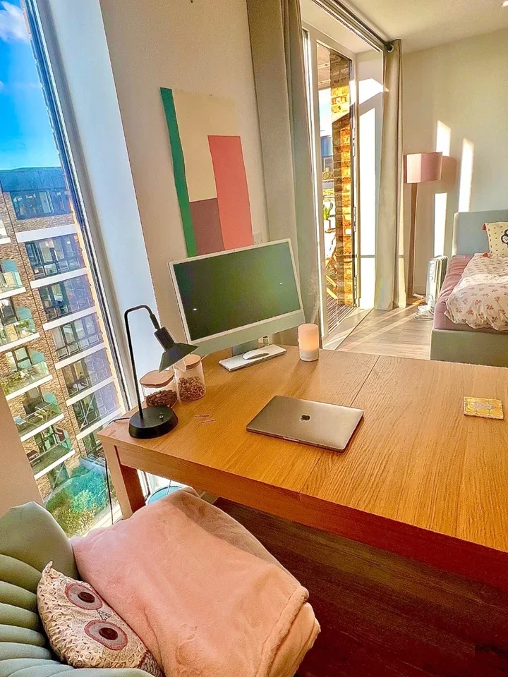 Room Plumstead Road in Greater London