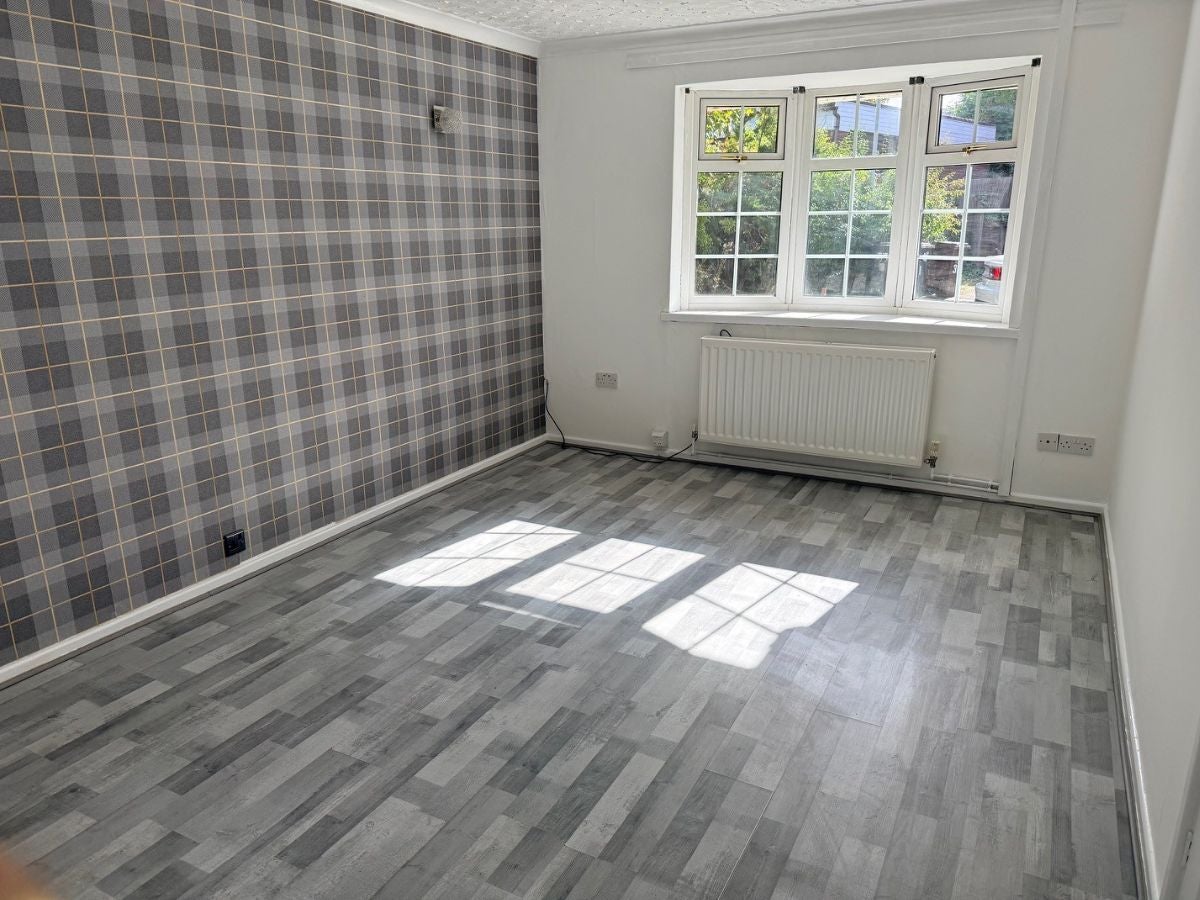 House Treynham Close in Wolverhampton