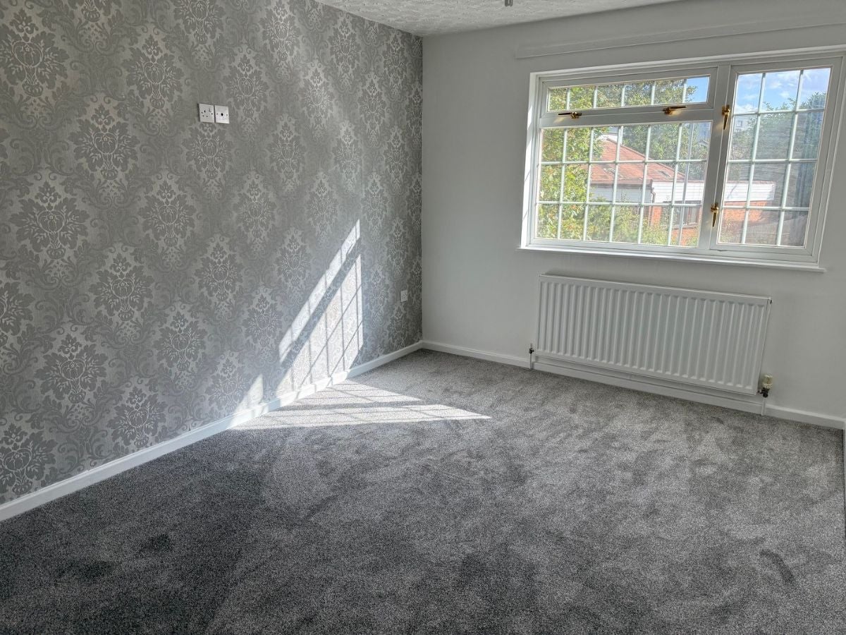 House Treynham Close in Wolverhampton