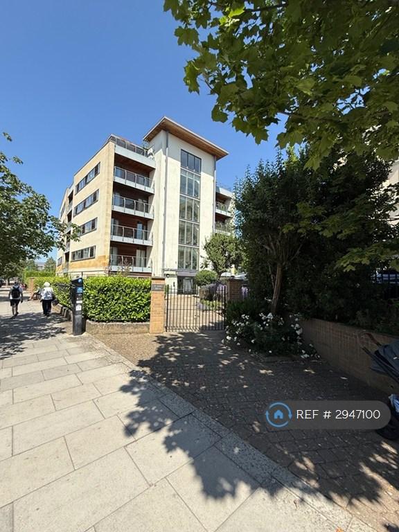 Flat Jessop Avenue in Cheltenham