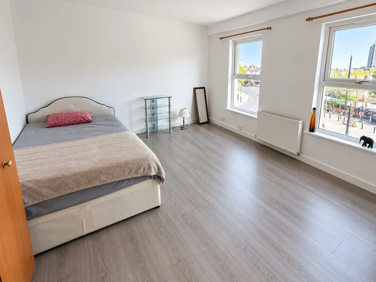 Flat Leytonstone Road in Greater London