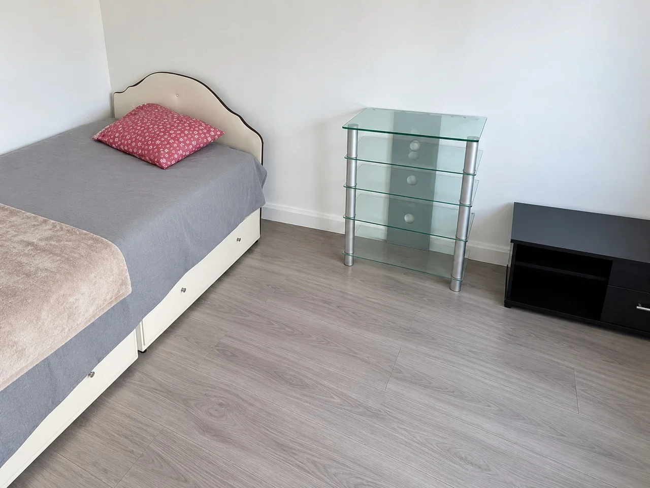 Flat Leytonstone Road in Greater London