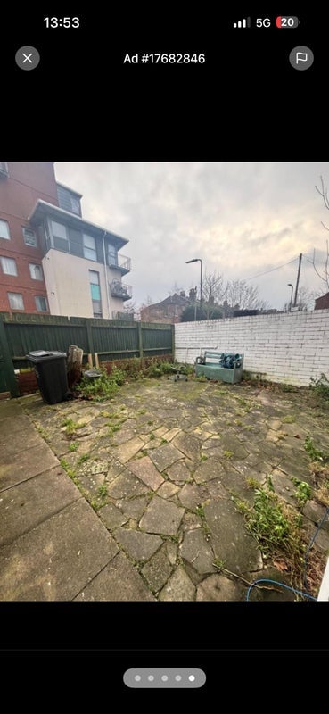 Room Theydon Road in Greater London
