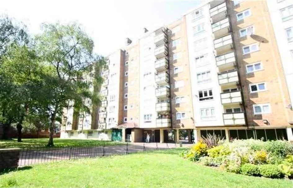 Flat Paul Street in Greater London