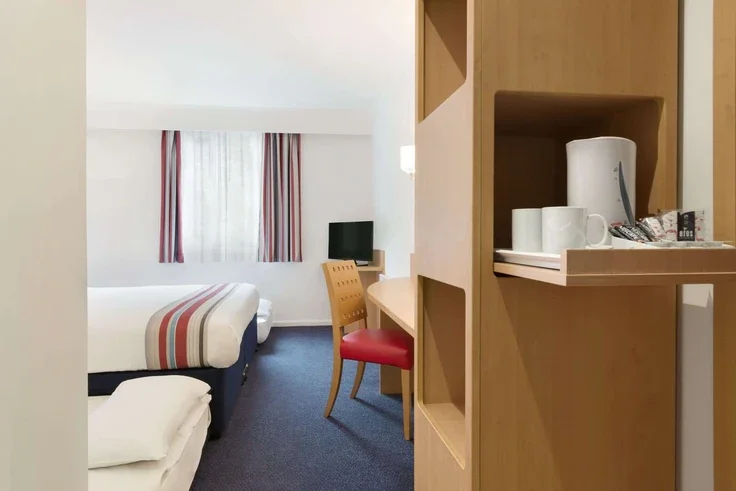 Room Fryers Way in Wakefield