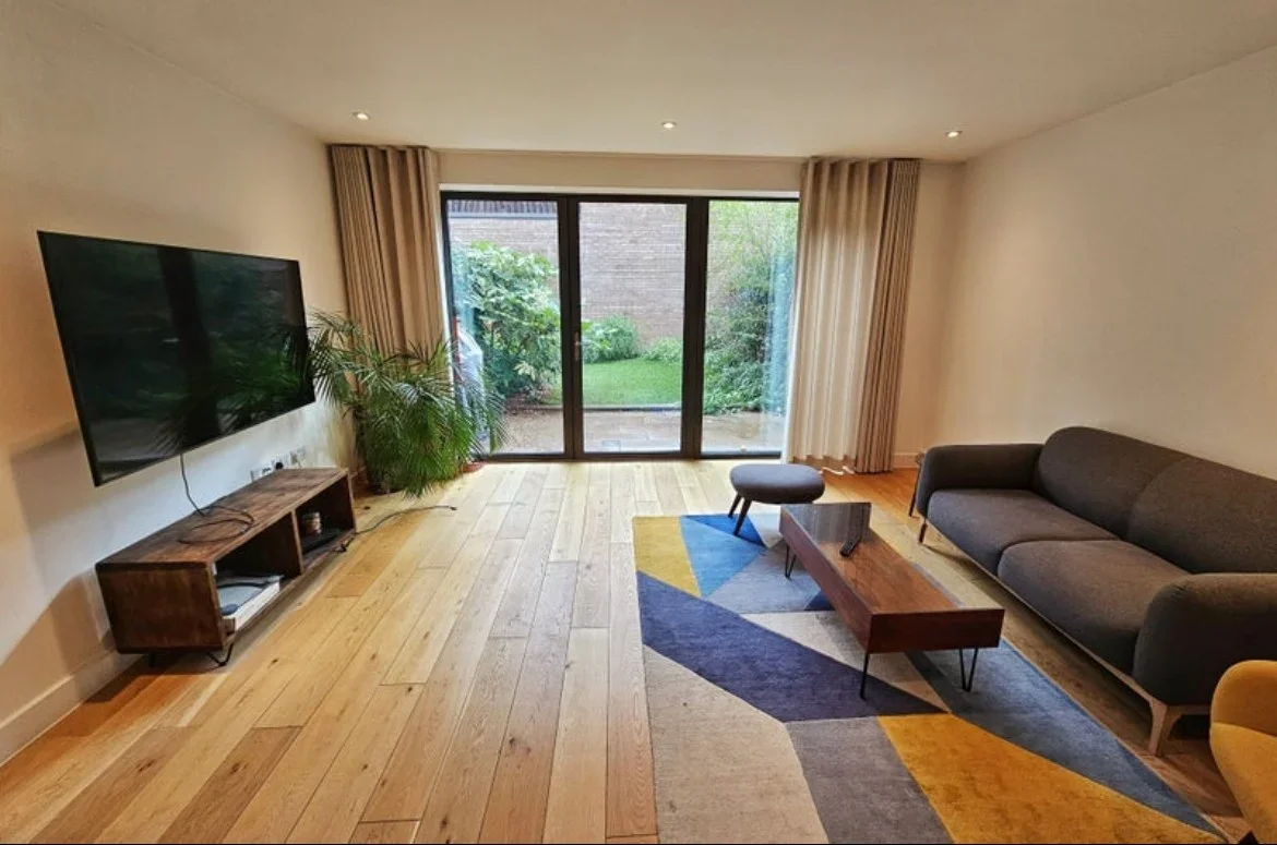 Room Rennie Street in Greater London
