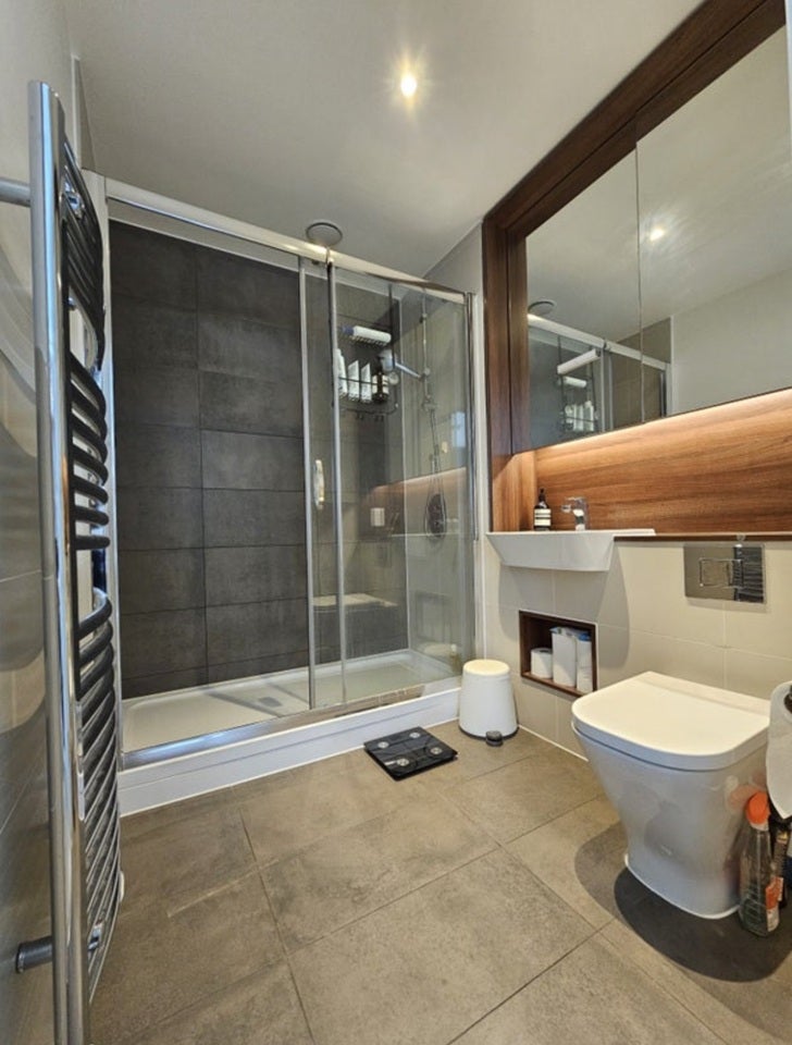 Room Rennie Street in Greater London