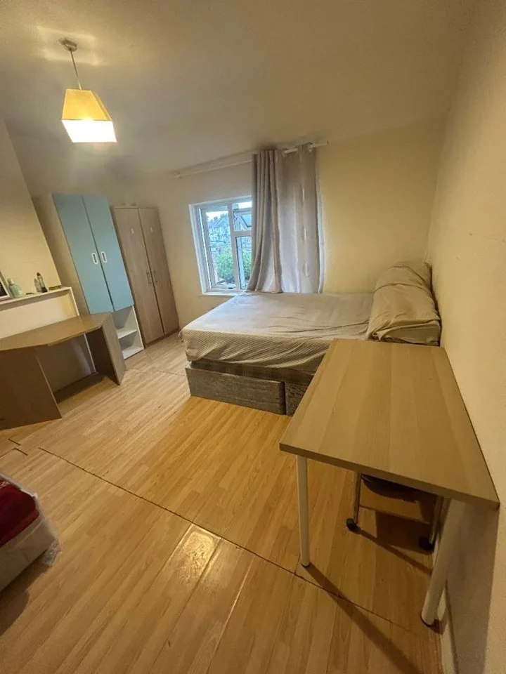 Room Princes Avenue in Watford