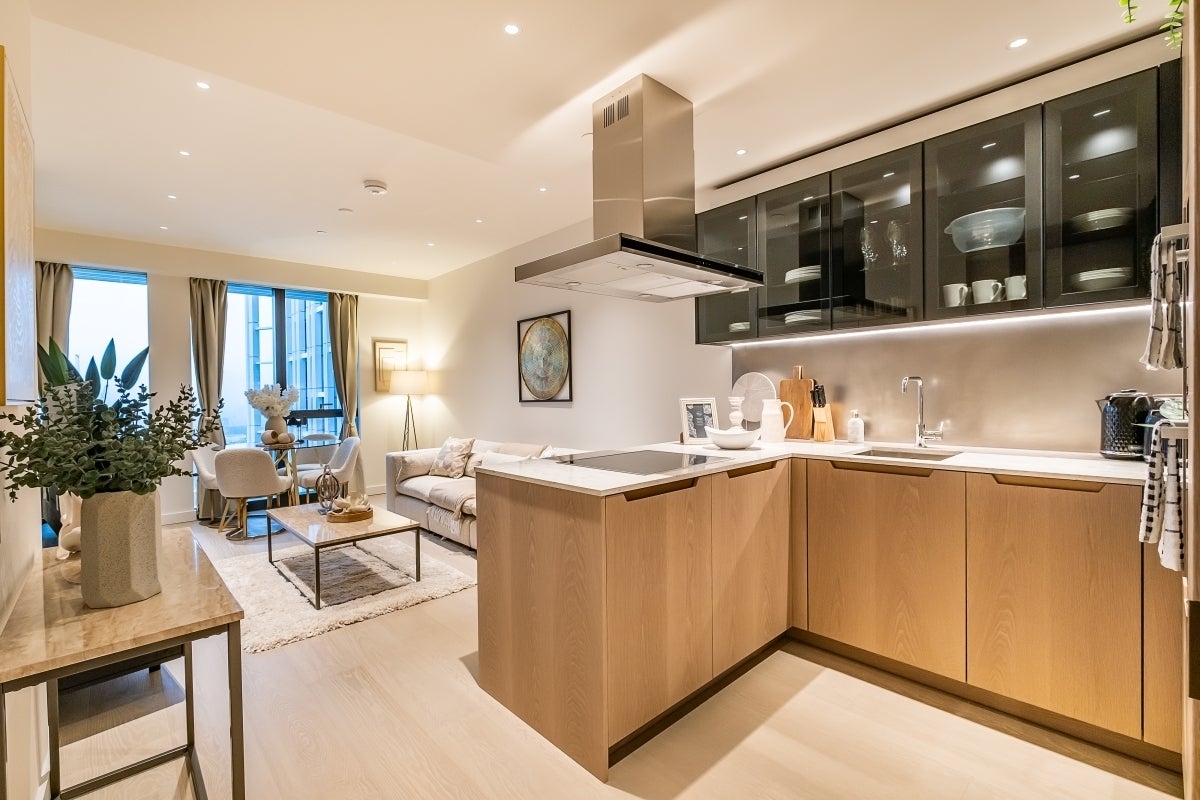 Flat Nine Elms Lane in Greater London