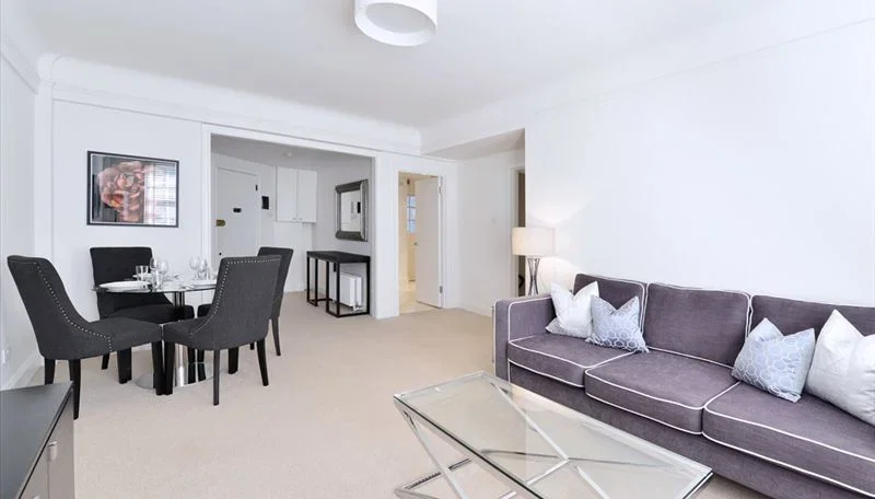 Flat Fulham Road in Greater London