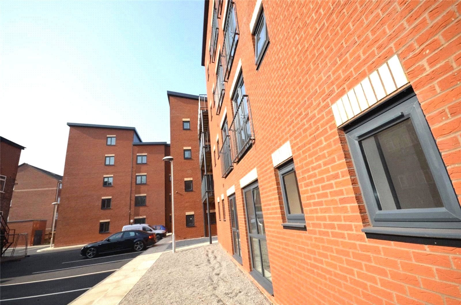 Flat Wilbraham Road in Manchester