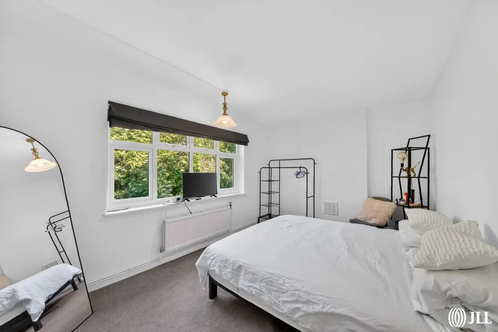 Flat Howson Terrace in Greater London