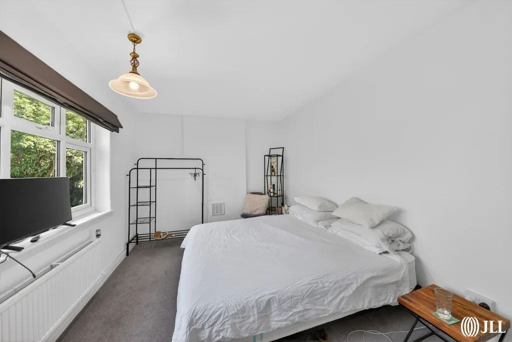 Flat Howson Terrace in Greater London