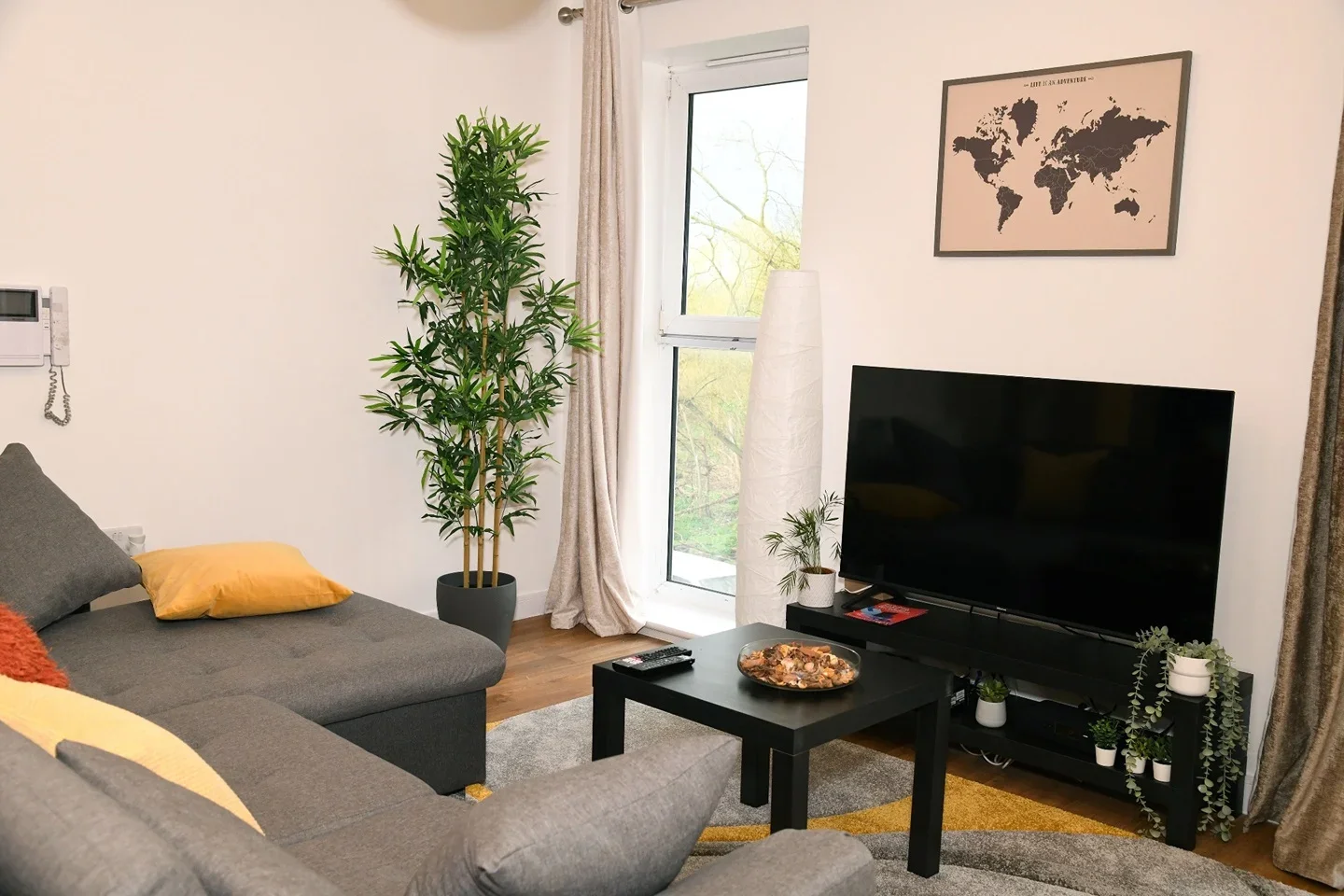 Flat Maiden Lane in Greater London