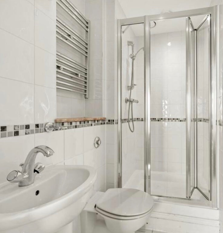 Flat Thomas Street in Greater London