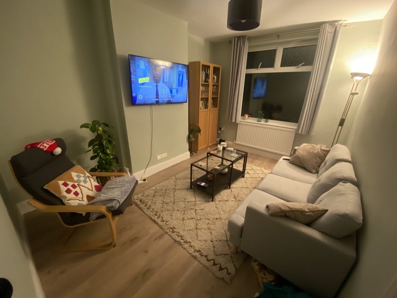 Room Beverley Road in Bristol