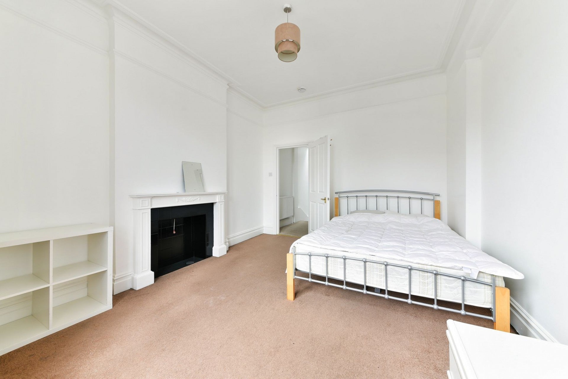 Flat Uxbridge Road in Greater London