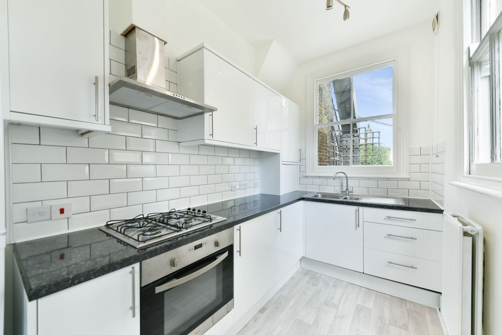 Flat Uxbridge Road in Greater London