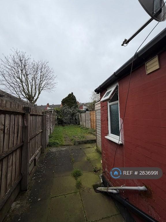 Room Cherrywood Road in Birmingham