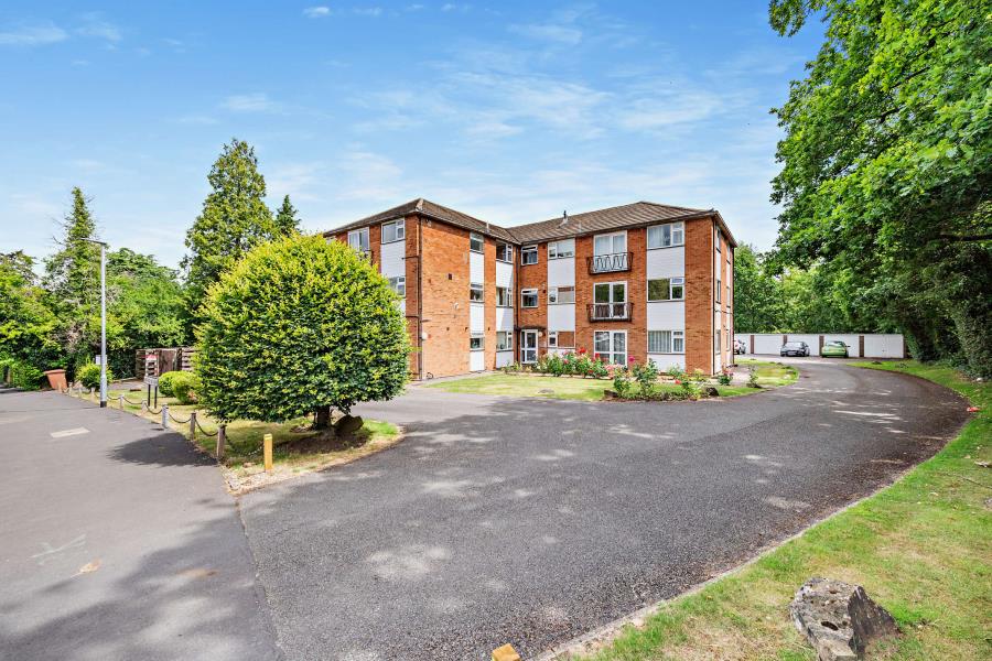 Flat Sandy Lodge Way in Three Rivers