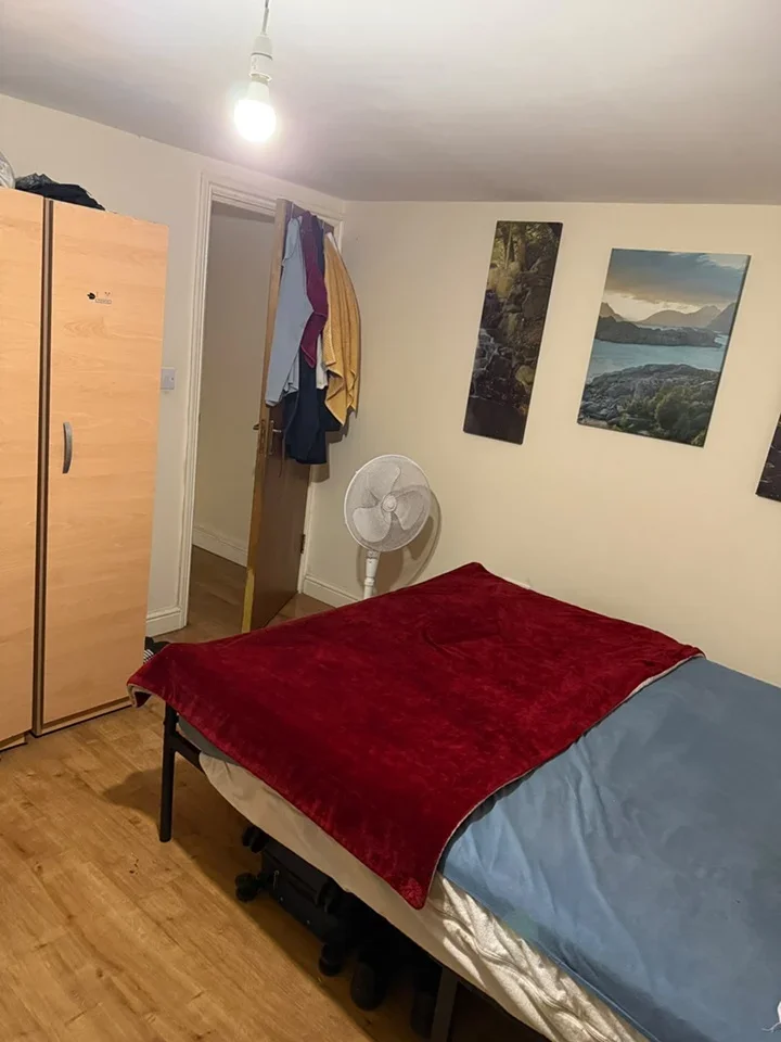 Room Headcorn Road in Greater London