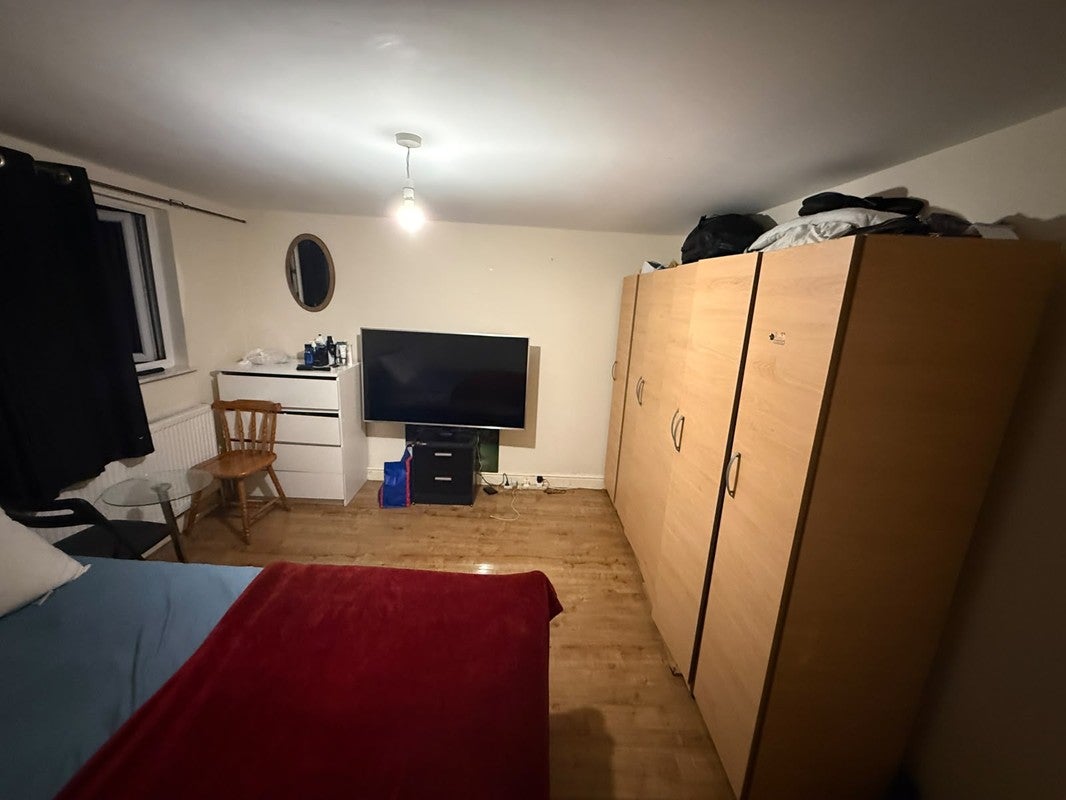 Room Headcorn Road in Greater London