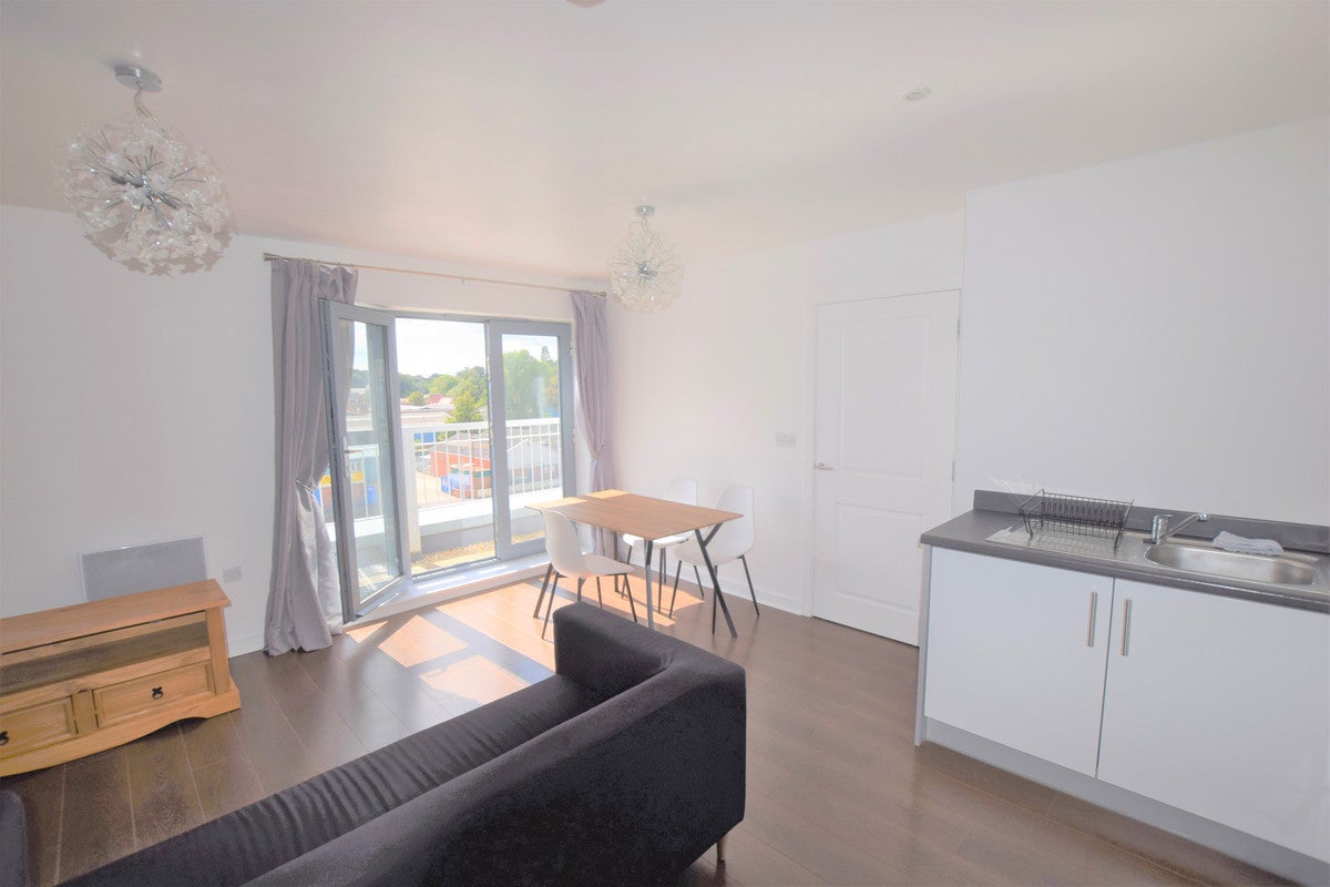 Flat Quayside Drive in Colchester