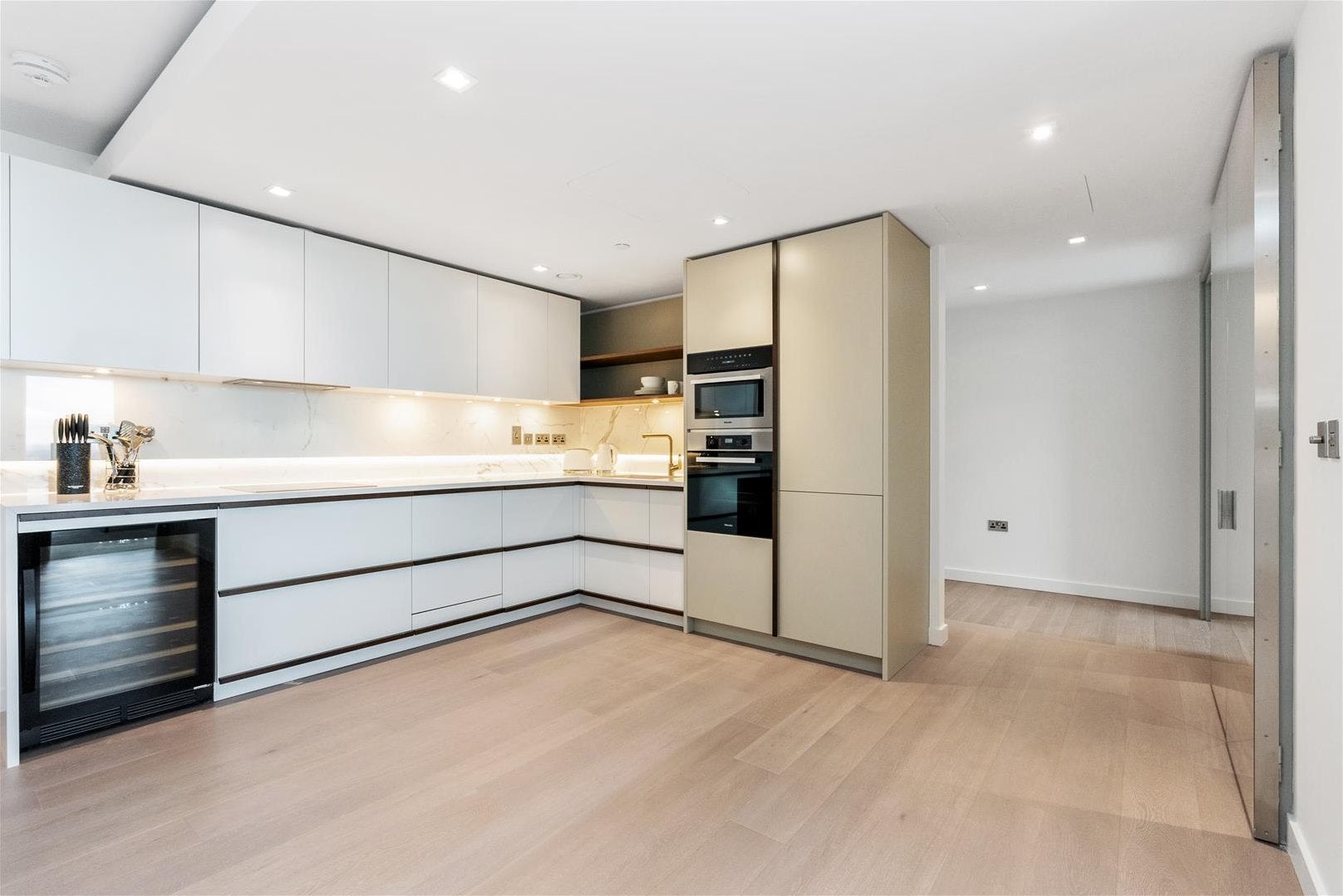 Flat Newcastle Place in City of Westminster