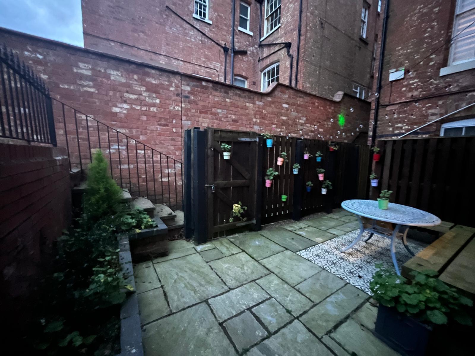 Flat Leam Terrace in Royal Leamington Spa