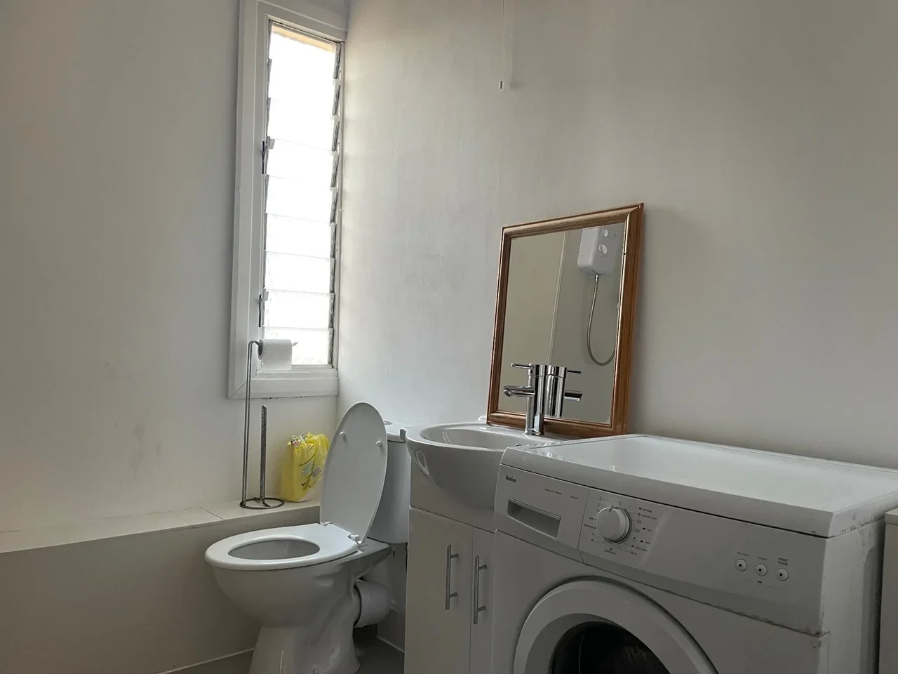 Flat Ashburton Road in Greater London