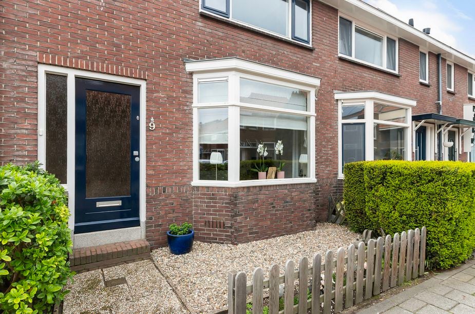 Tussenwoning te koop: Valeriusstraat 9, Dordrecht