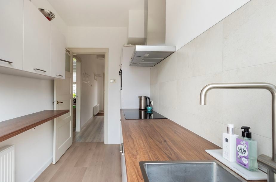 Tussenwoning te koop: Valeriusstraat 9, Dordrecht