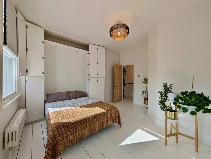 Room Romilly Road in Greater London