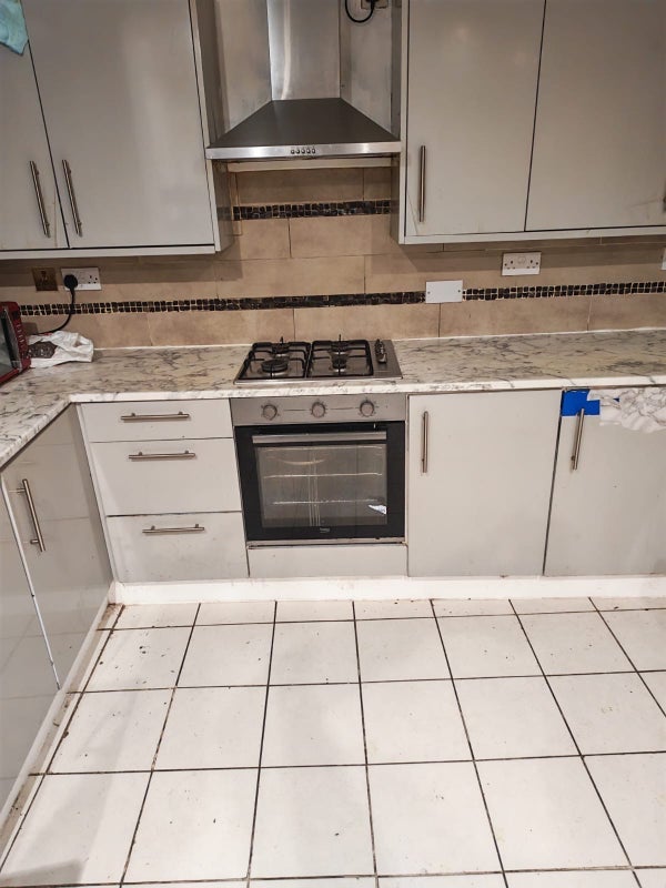 Room Dersingham Avenue in Greater London
