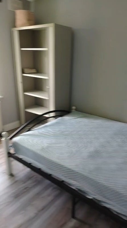 Room Dersingham Avenue in Greater London