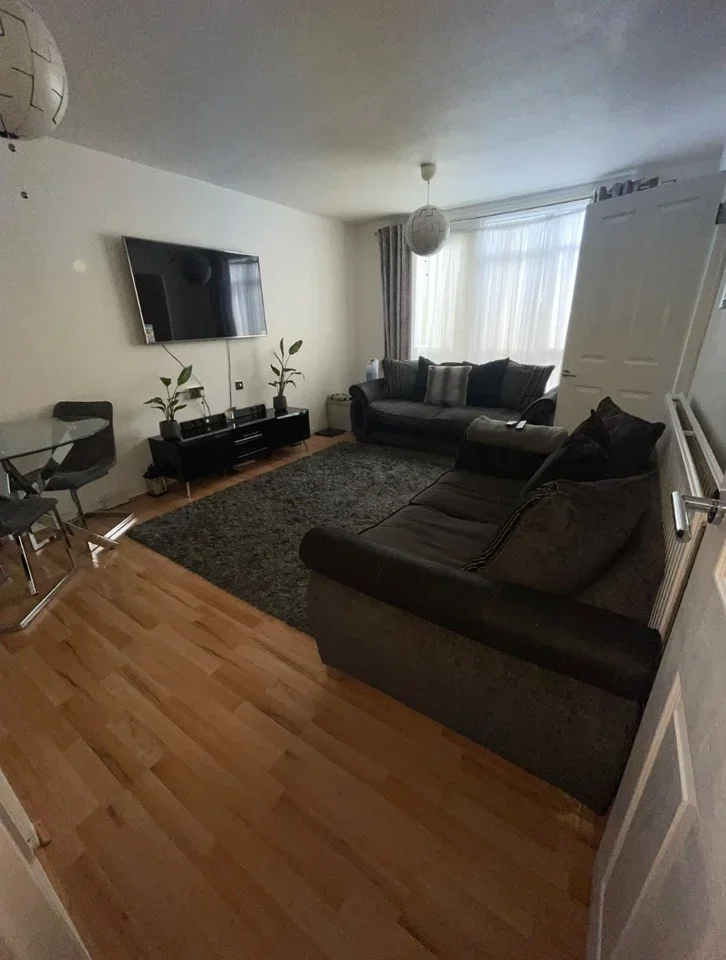 Flat Harriott Close in Greater London