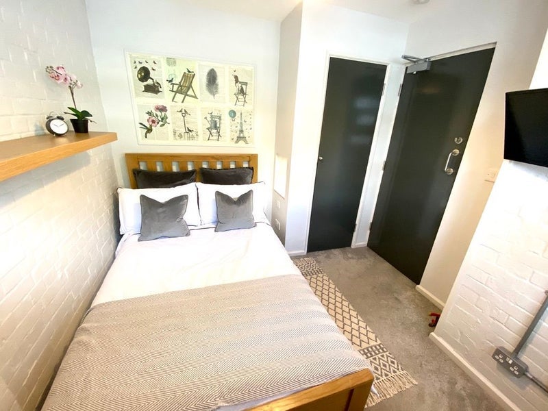 Room Weald Drive in Crawley