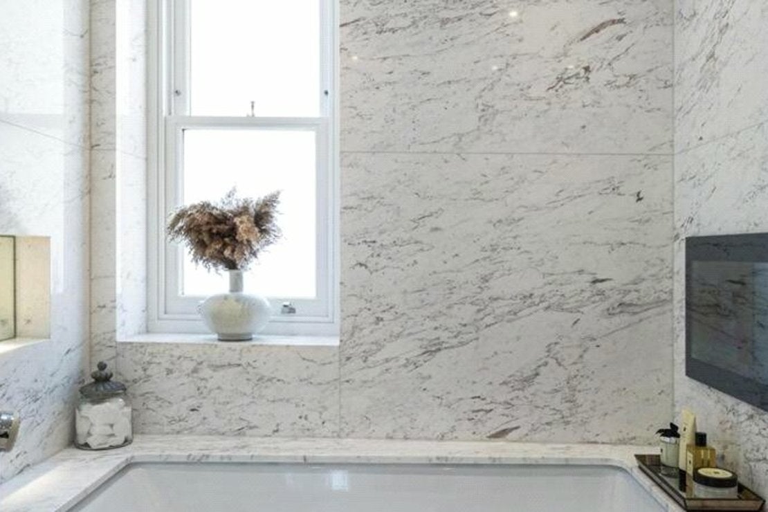 Flat Prince of Wales Terrace in Greater London