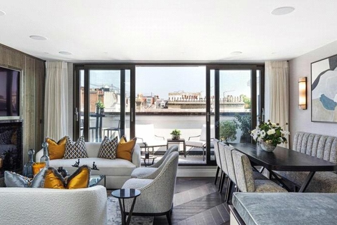 Flat Prince of Wales Terrace in Greater London