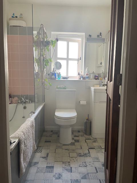 Flat Ufton Road in Greater London