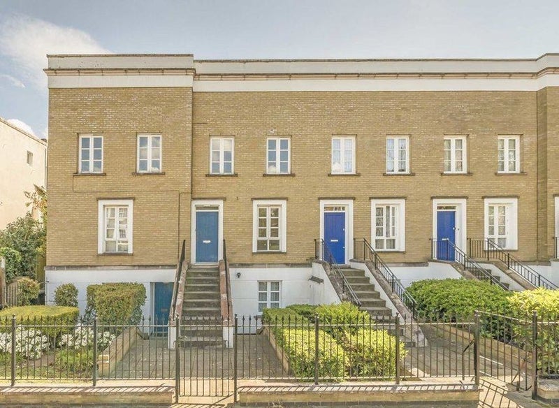 Flat Ufton Road in Greater London