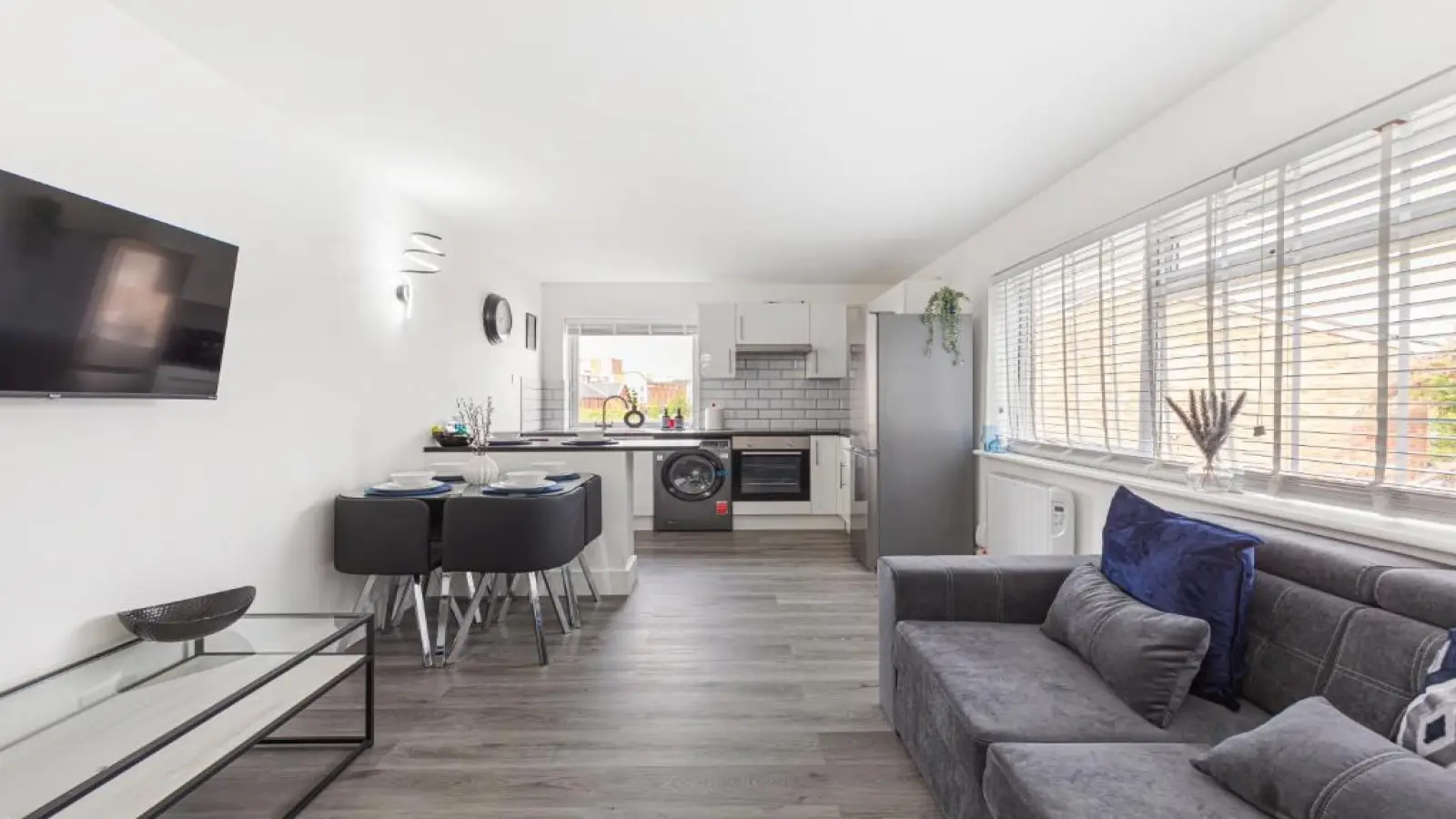 Flat Barnwood Close in Reading
