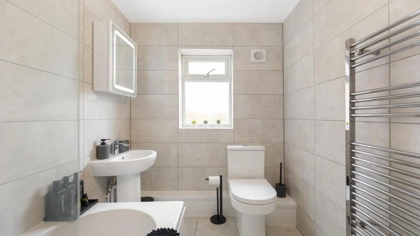 Flat Barnwood Close in Reading