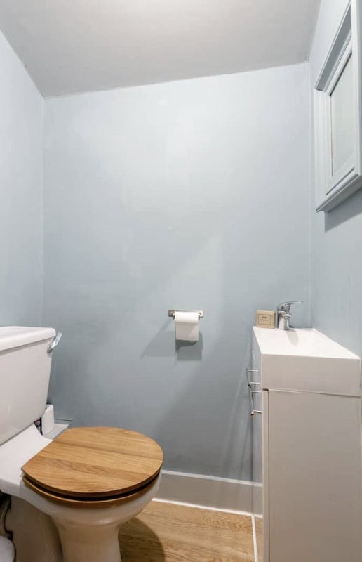 Room Bushberry Road in Greater London