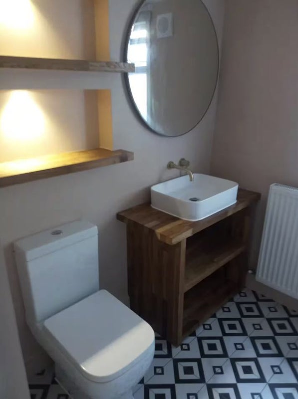 Room Bushberry Road in Greater London