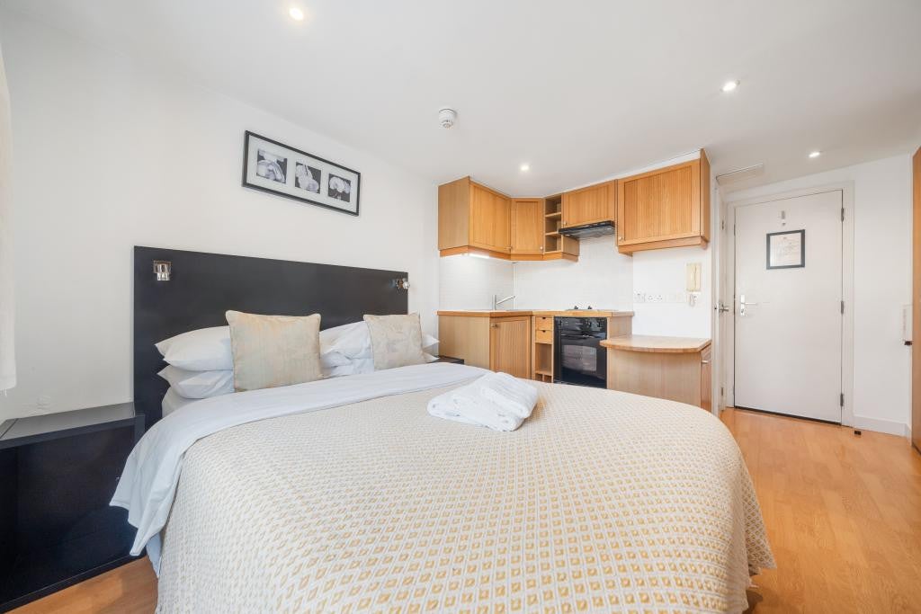 Room Cartwright Gardens in Greater London