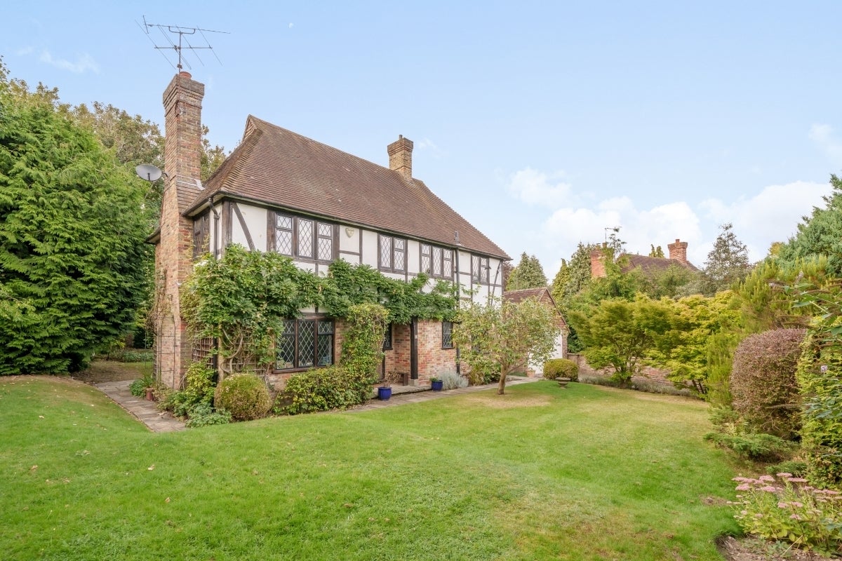 House Hilgay Close in Guildford