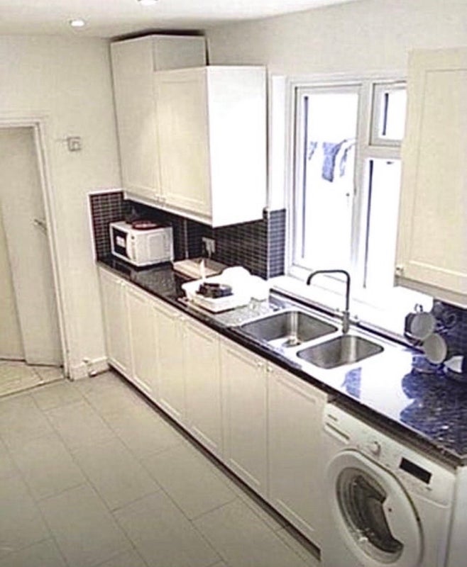 Room Spondon Road in Greater London