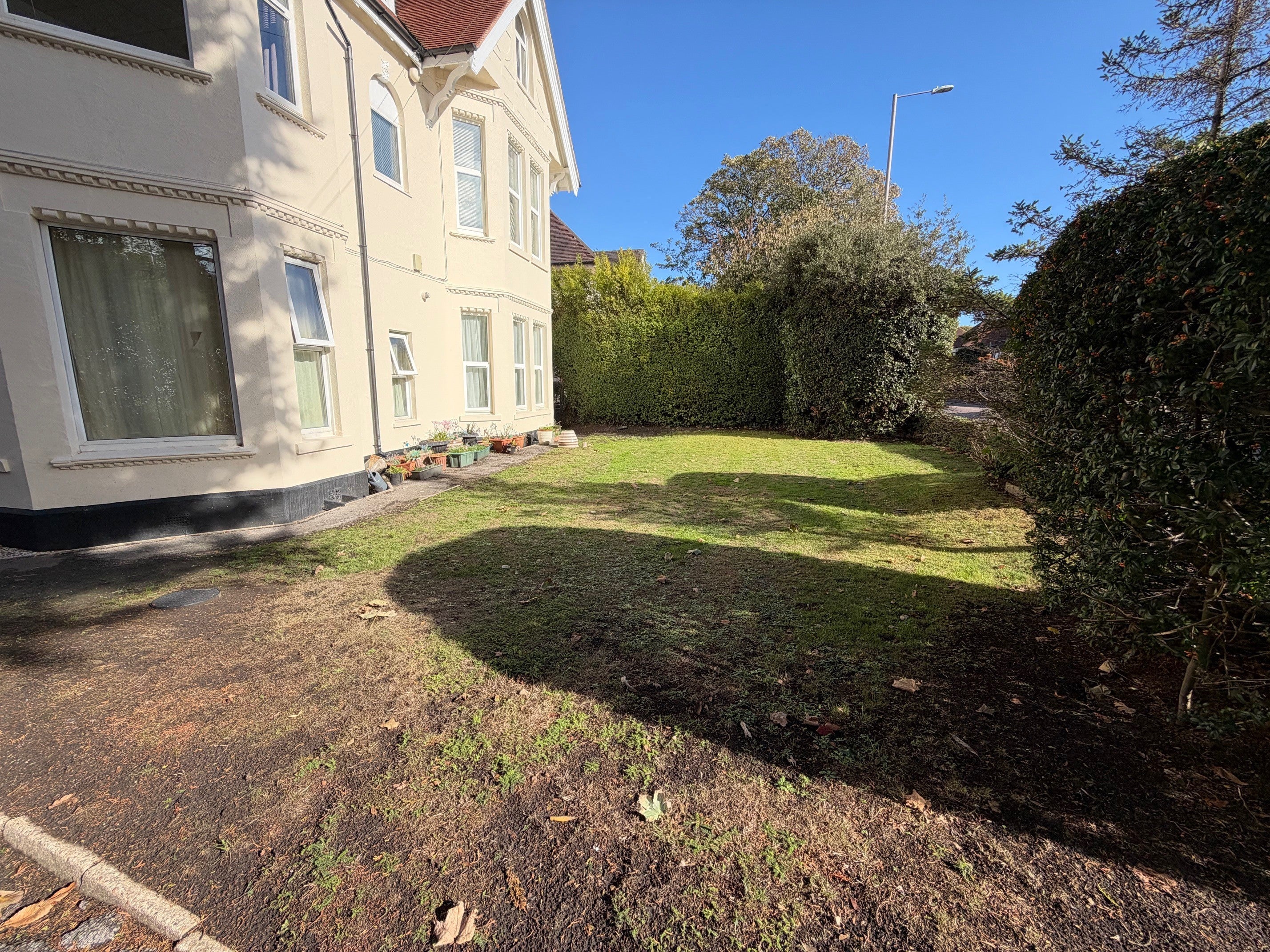 Flat Percy Road in Bournemouth