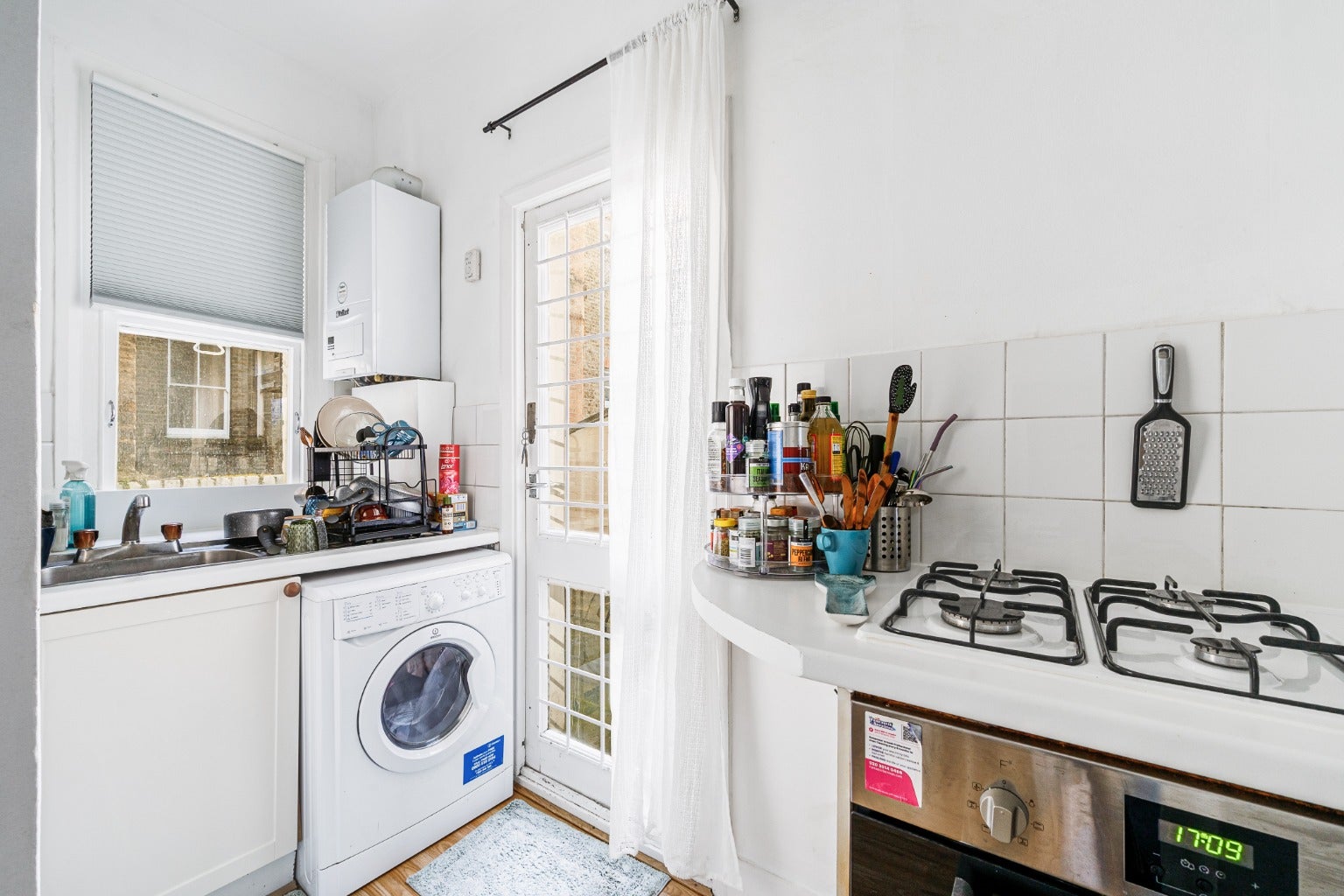 Flat Normand Gardens in Greater London
